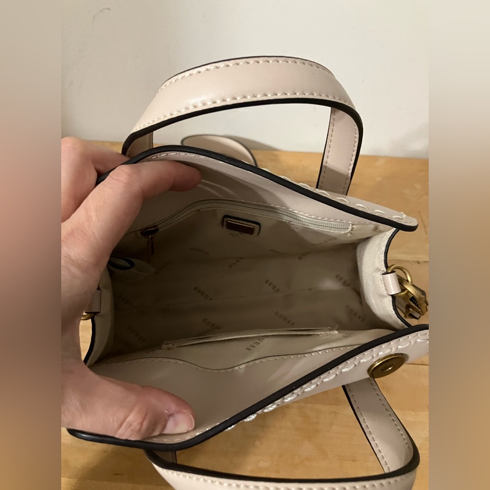 GUESS Mini Satchel 🆕 - Picture 11 of 16